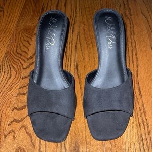 Wild Pair Black Open Toed Heels Size 8.5M